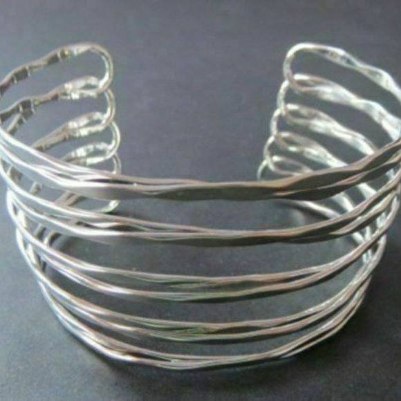 PD-33 Premier Designs Jewelry Adriana Bracelet in Silver RV$32 - Picture 5 of 5